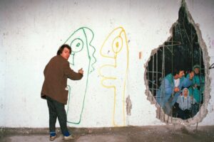 Thierry-Noir-Heads-berlin_wall_credited_first_writer_tag